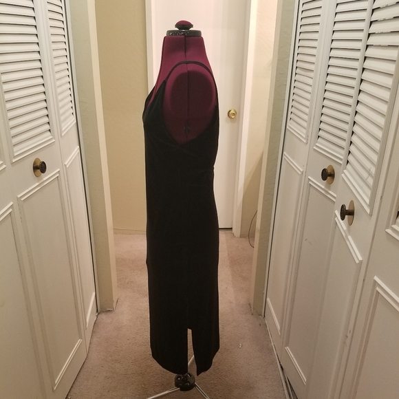 Pins & Needles Black Velvet dress - Picture 4 of 5